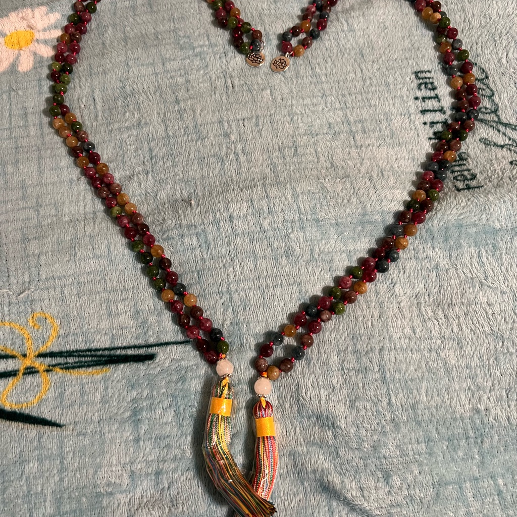 Red And Green Beaded Necklace With Natural Pendant 22$